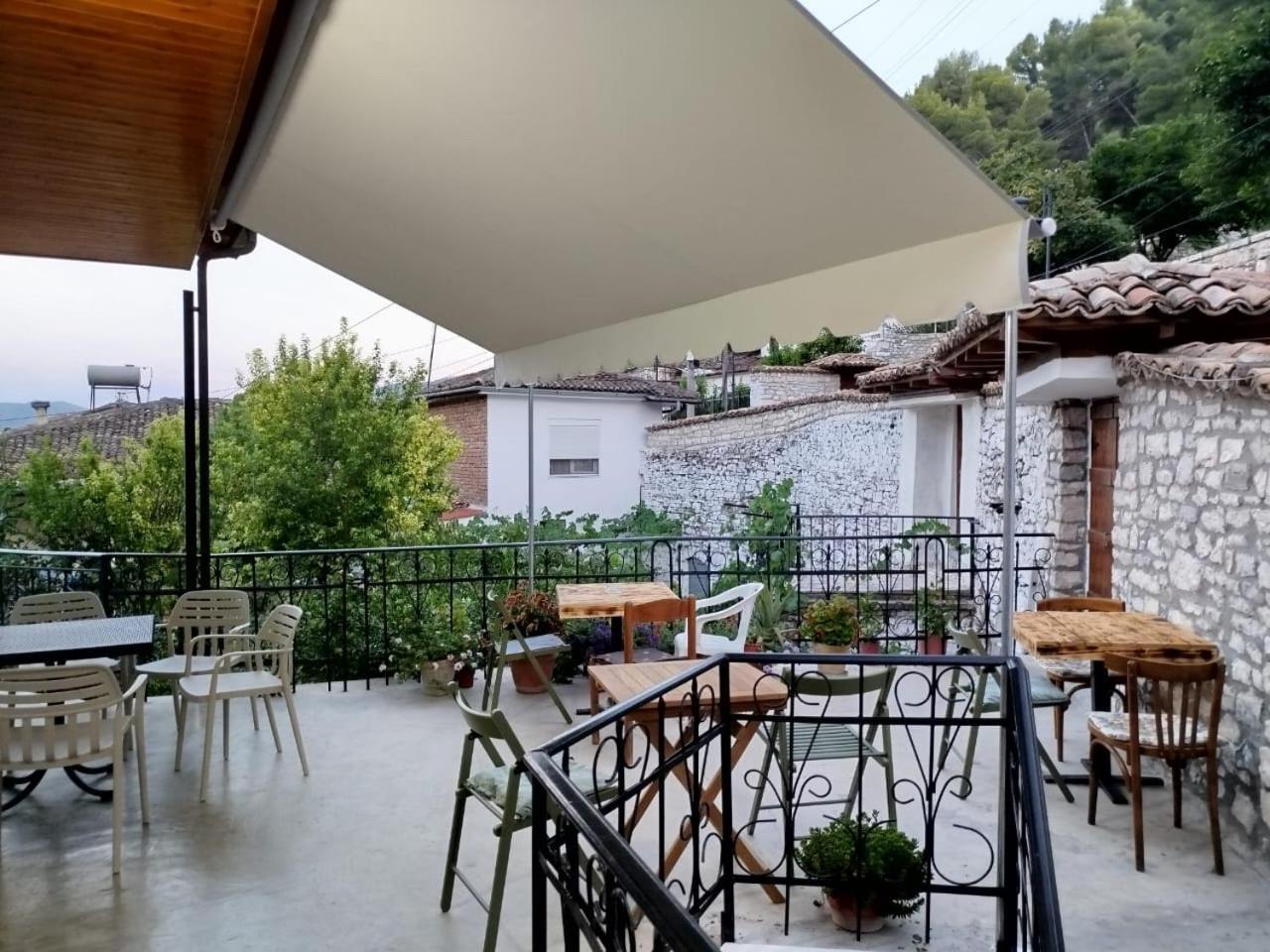 Hotel Vila Vreko B&B Berat Eksteriør billede